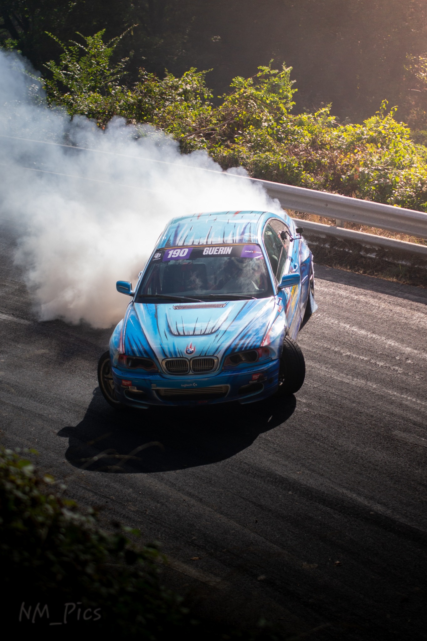 BMW Initial DRIFT en drift dans la fumée